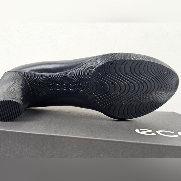 NIB ECCO Sculptured 75 Heel Black Slip-On Leather Almond Toe Pump US 10/10.5 - Picture 7 of 11